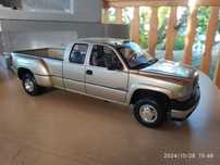 1:18 Chevrolet Silverado 3500 - Anson