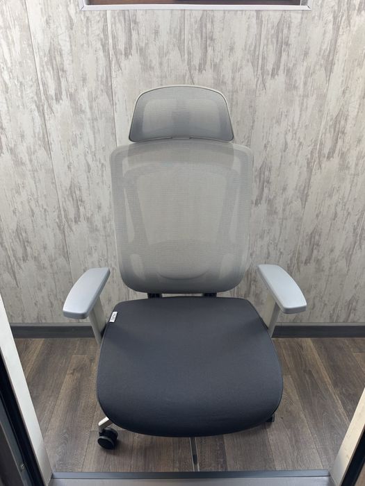 Продам офисные кресла Dafna 2 шт