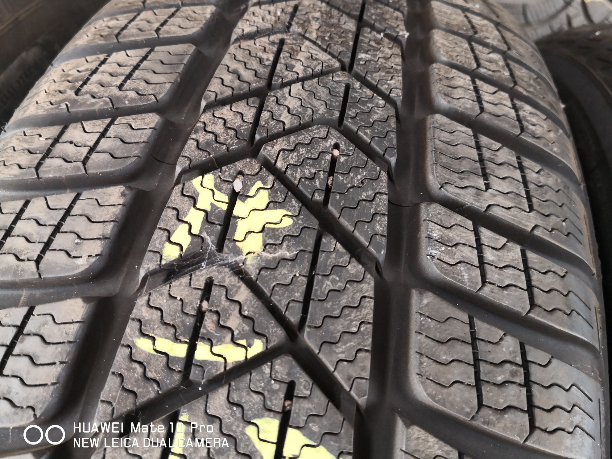 225 55 17 цола гуми като нови Pirelli RFT dot 21