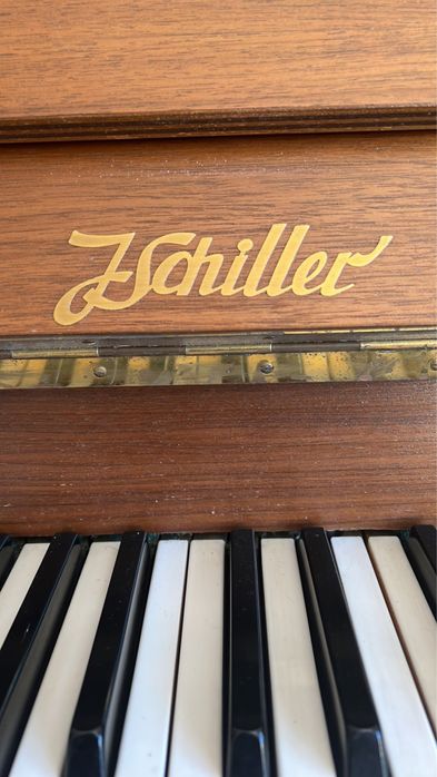 Немско пиано J.Schiller