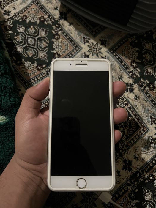 iPhone 8 Plus, аккумулятор 73%, состояние 10/10