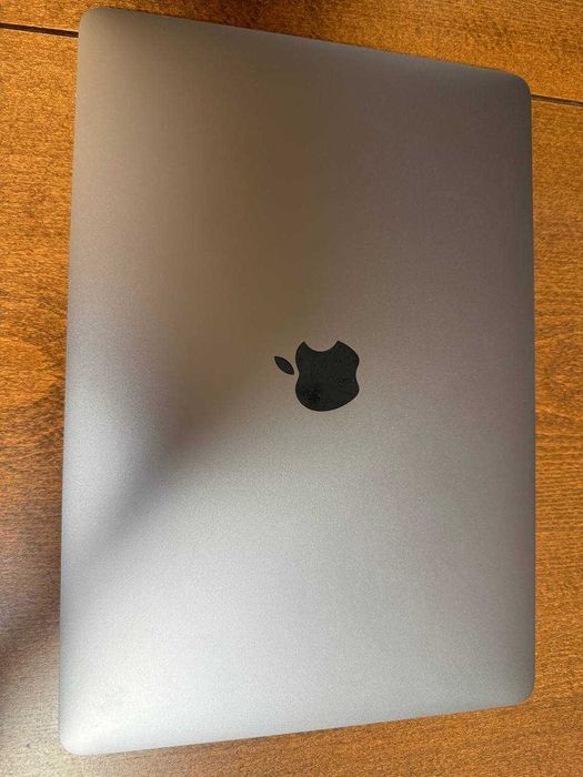 MacBook Pro M1 256 - без забележки