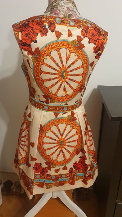 Rochie imprimeu deosebit mas M