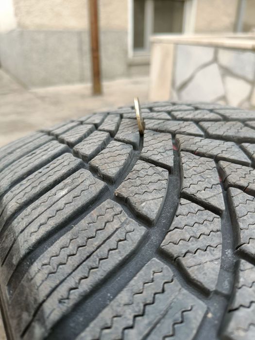 Зимни гуми  Bridgestone 215/50R17 - 4 броя