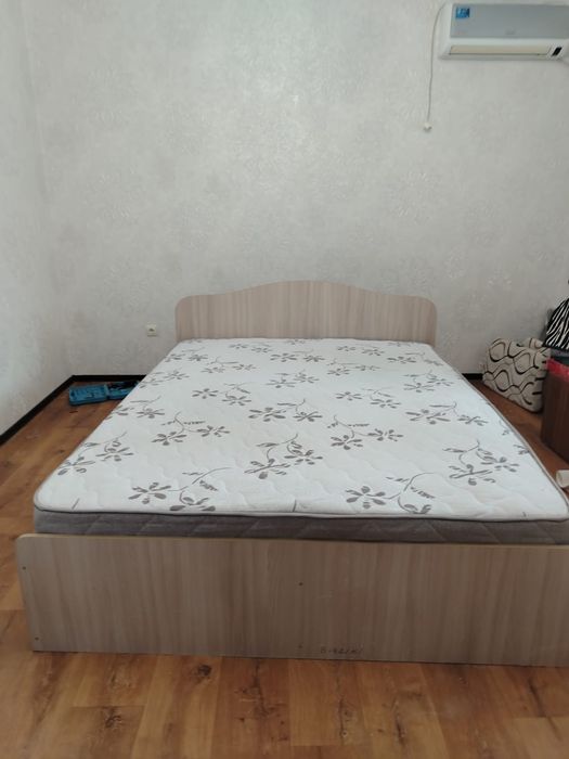 Продам двухспальную кровать