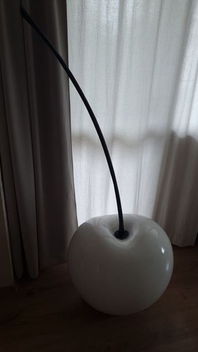 Декорация череша, огромна