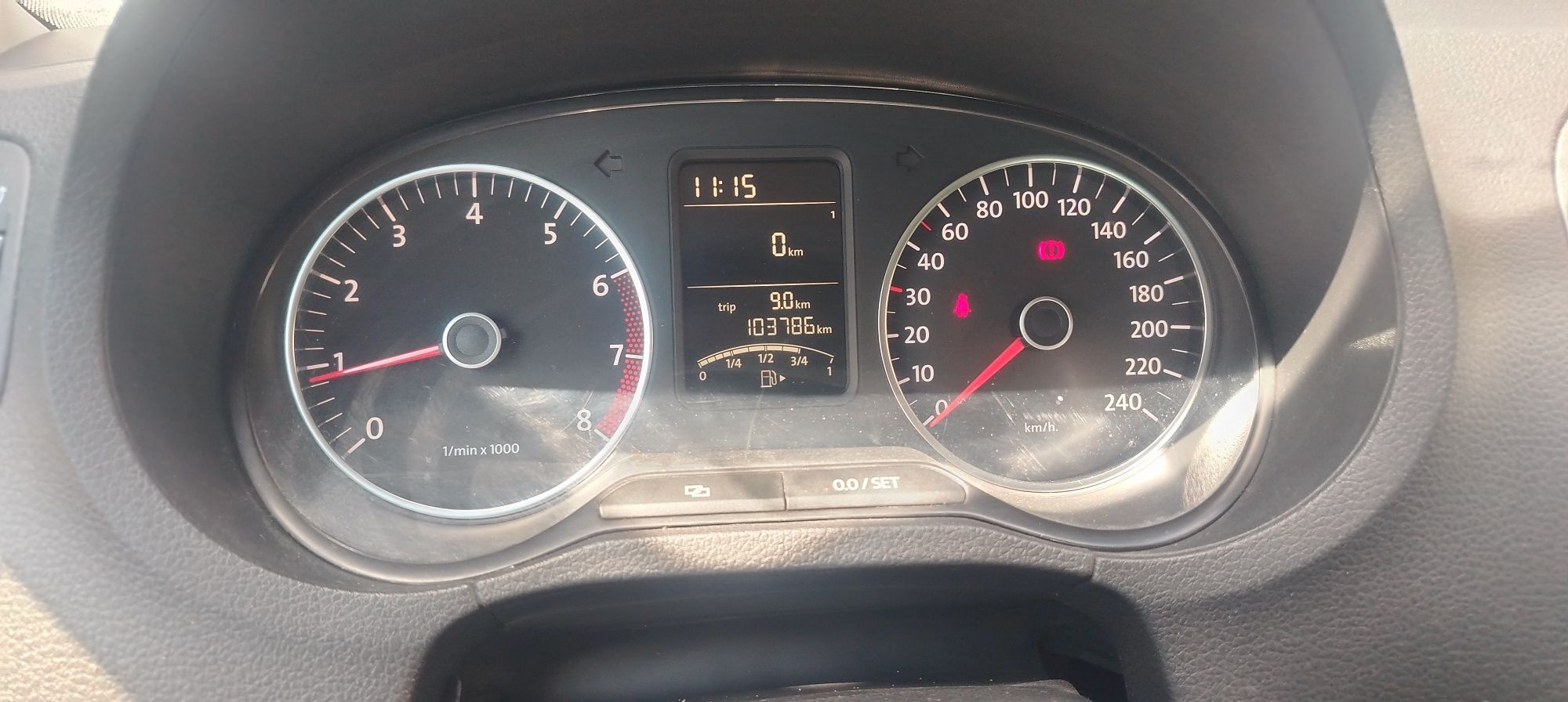 Продавам Фолцваген Поло 1.4 бензин 63 hp. Перфектен! 63