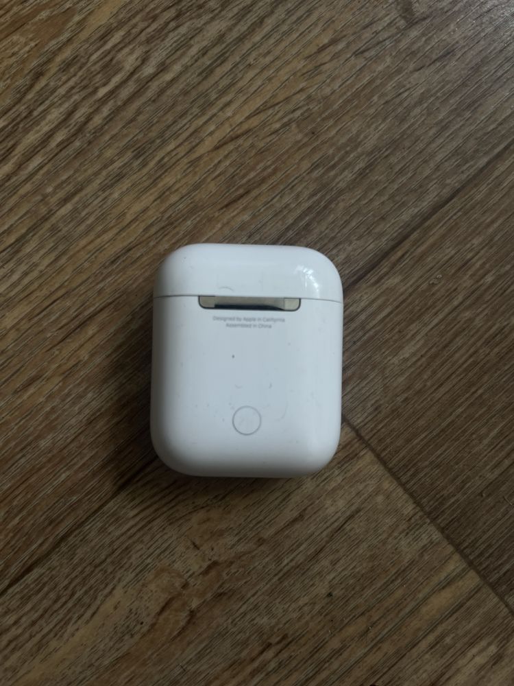 Продаются AirPods 1