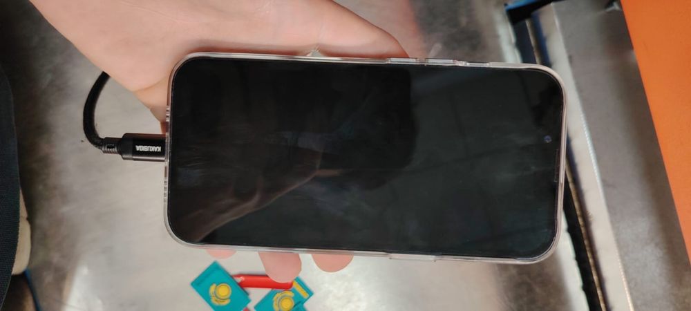 Продам Apple iphone 13.