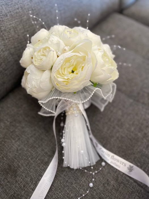 Kelin gullar sunmas va abadiylik timsoli