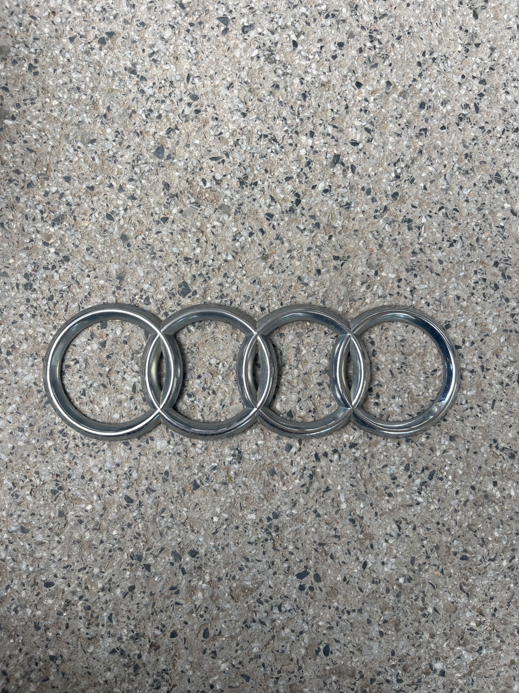 Емблема за AUDI A4