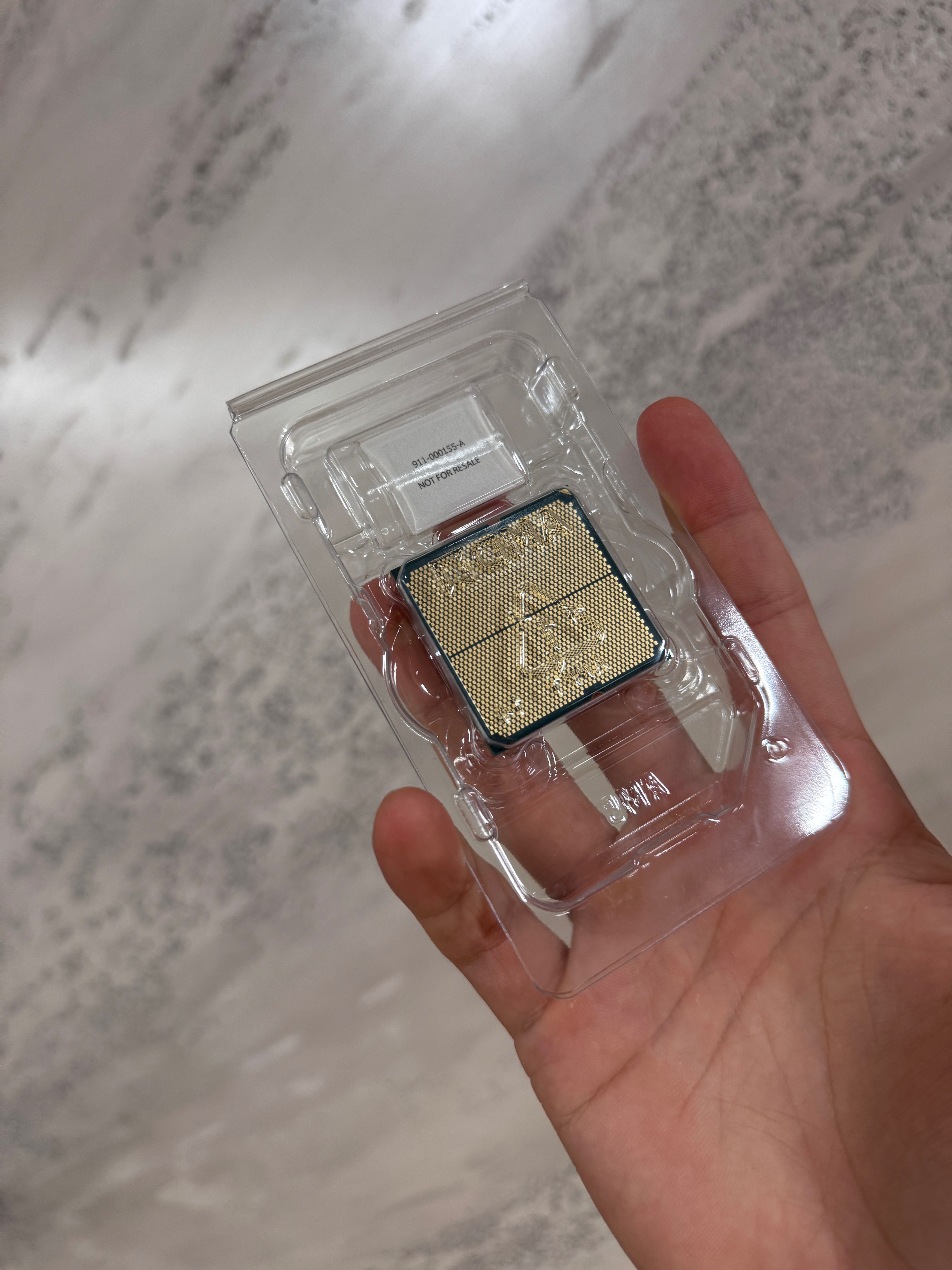 Продавам процесор Ryzen 5 7600X