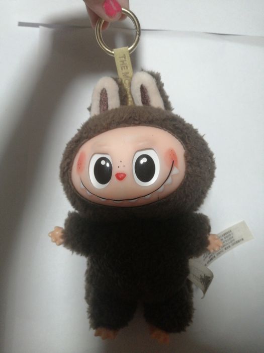 Продам папулярную игрушку лабубу