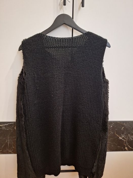 Черен елек с плетен гръб