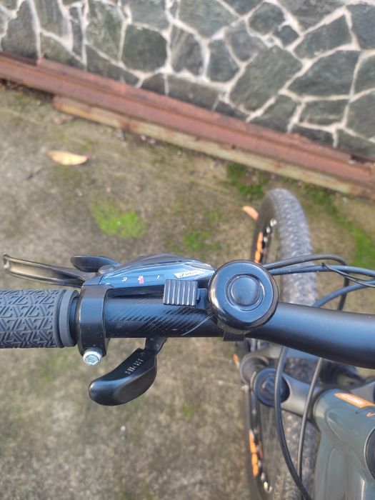 Планински велосипед 29 "