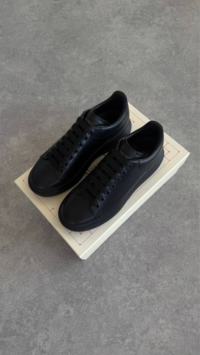 Adidasi Alexander Mcqueen din piele !!! Calitate superioara !!!