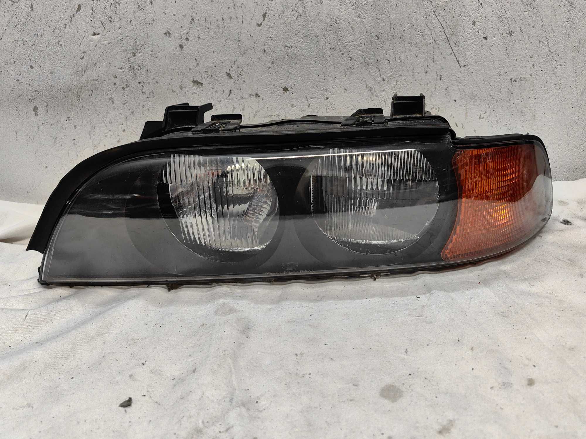 Оригинален фар БМВ 5 Е39   BMW 5 E39