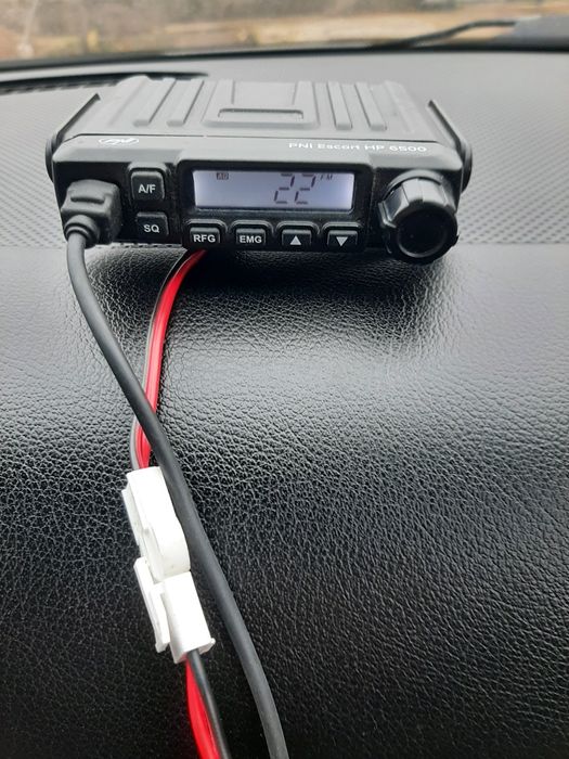 Vând stație emisie recepție PNI Escort 6500 cu antenă!