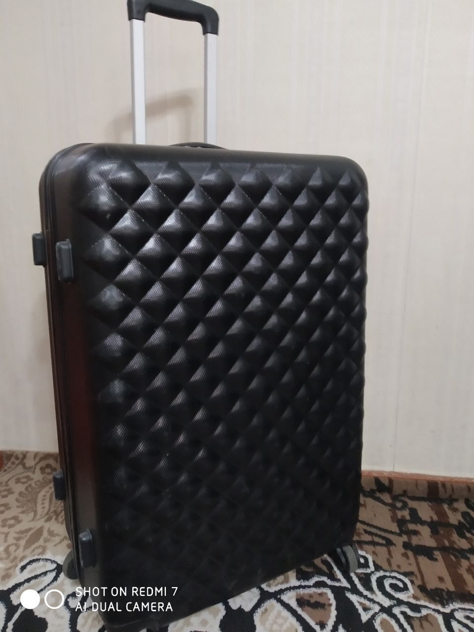 Чемоданы большие пластиковые
