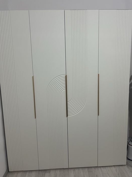 Бежевый шкаф сатылады