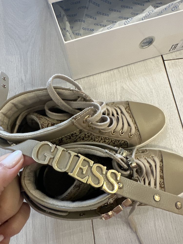 Guess кецове на платформа