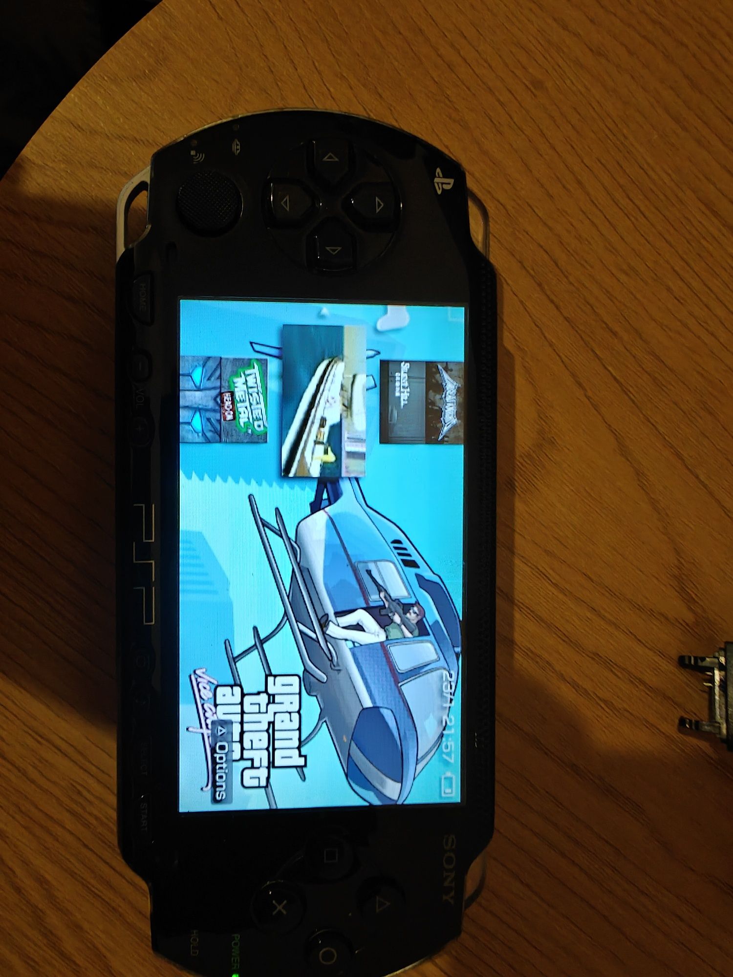 PSP конзола с 60+ игри