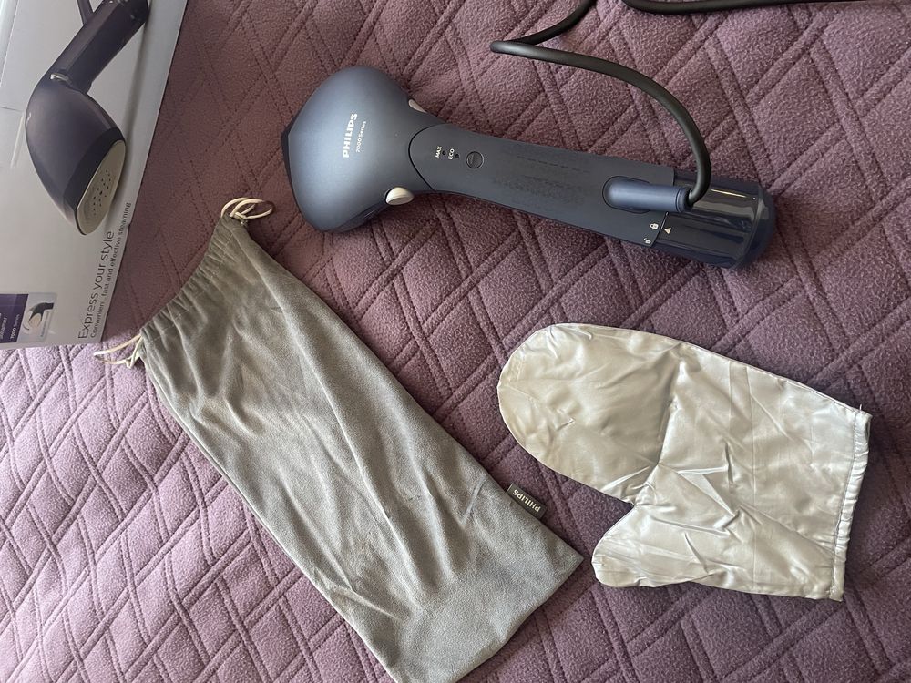 Уред за гладене на пара Philips 7000