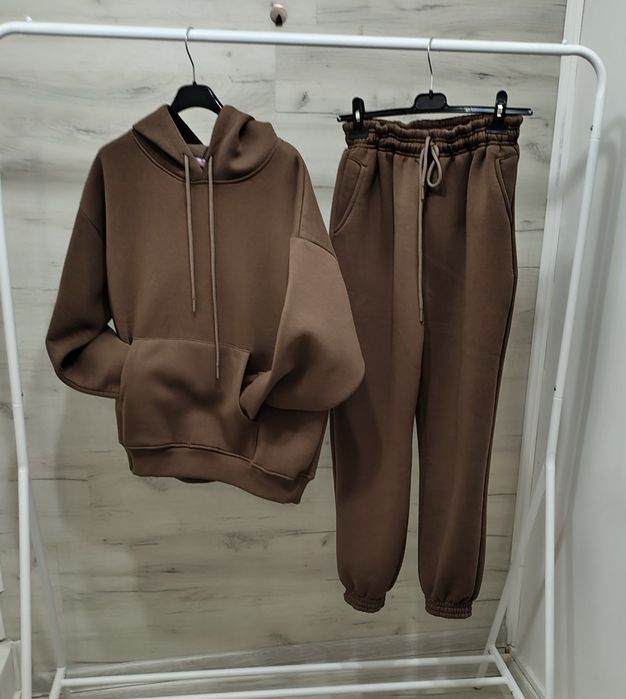 Дамски спортни екипи