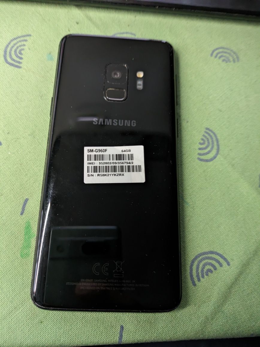 Vând Samsung s9 64 GB impecabil estetic cu burn in