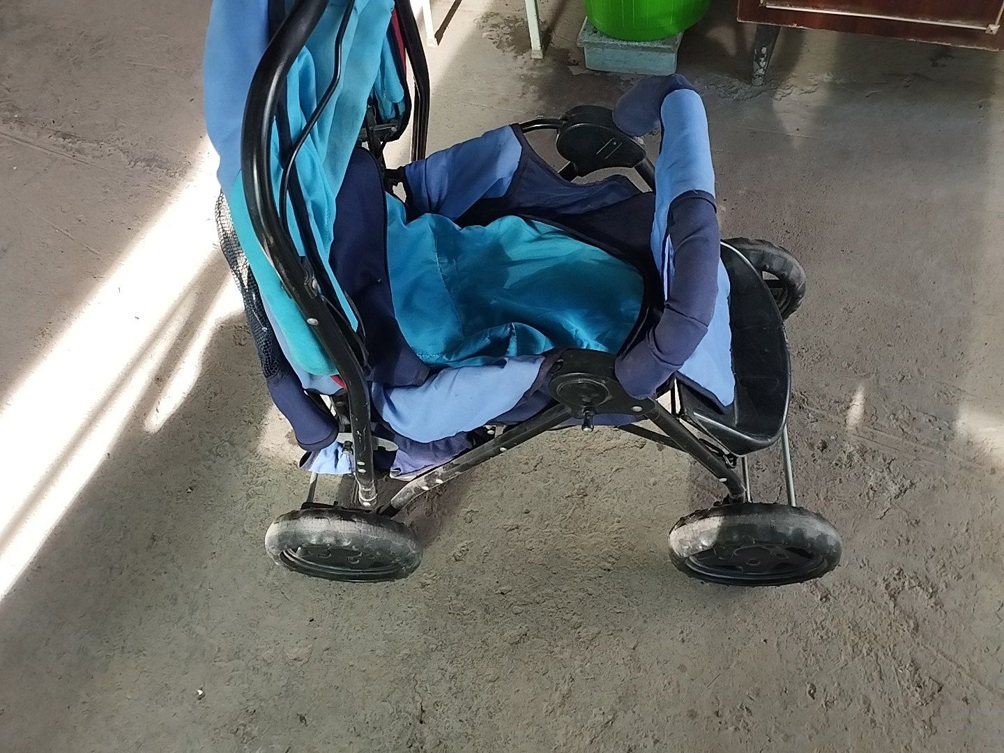 Детский коляска сотилади янгидай