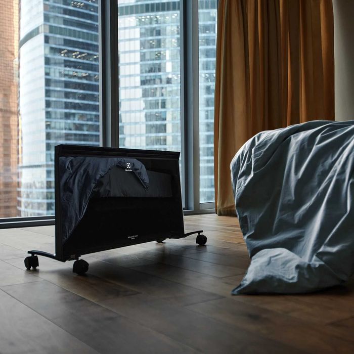 Обогреватель Electrolux BRILLIANT  — энергоэффективный, черный дизайн