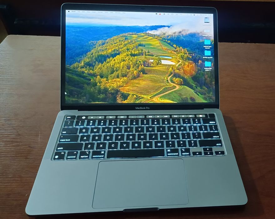 Sotiladi: MacBook Pro M1 8/256GB