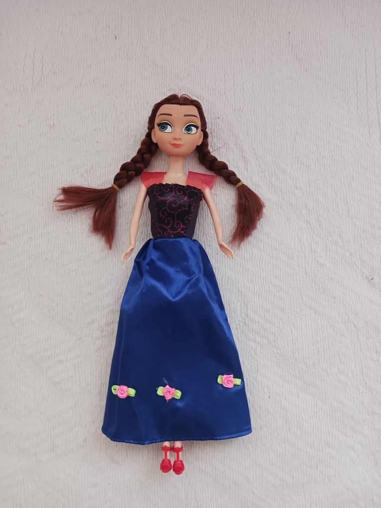 Оригинални пееща кукла Anna от Frozen