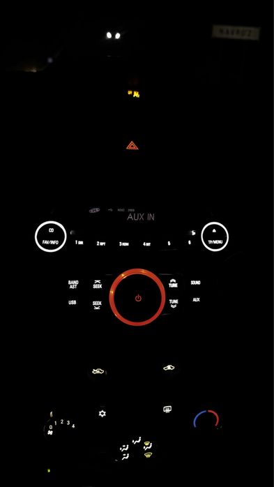 Spark mafon zavod oq asvshena qilingan buluts bor