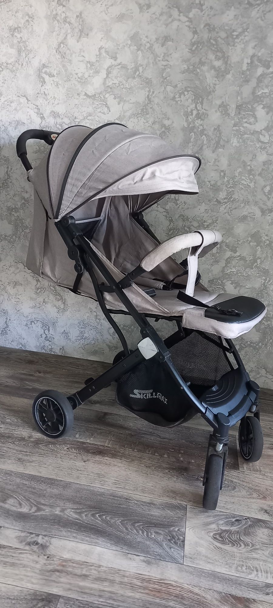 Продам детскую коляску