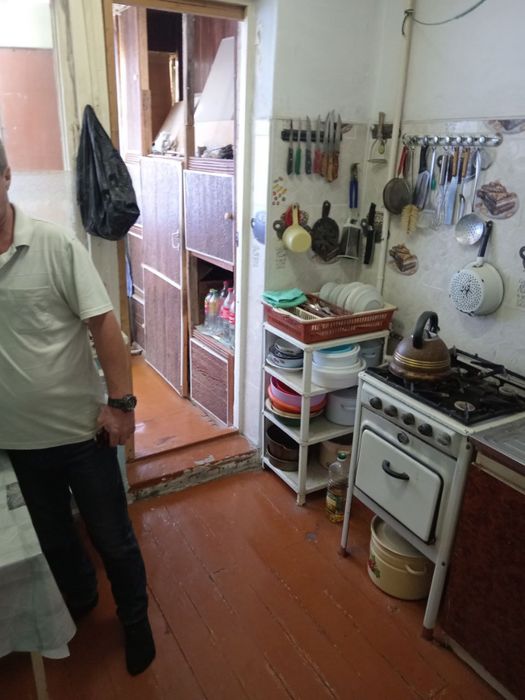 Чирчик шахар 4 м/р 3х Нархи 33.000$ Бош толов ва паспорт бн Ипотека