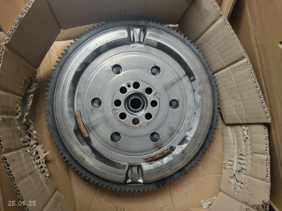 Съединител и двумасов маховик LUK за N22a1. Honda accord 7 CR-V Civic