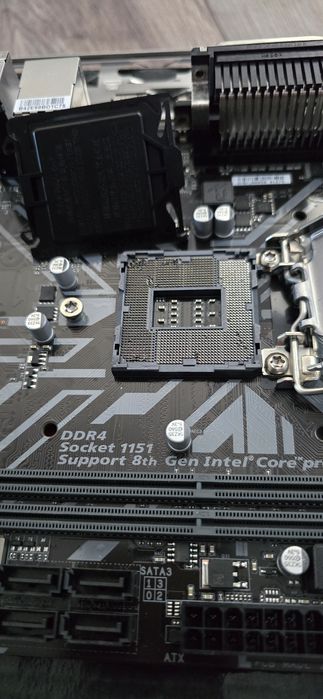 Placi de baza Intel 1151 v2 (gen 8/9) DEFECTE!