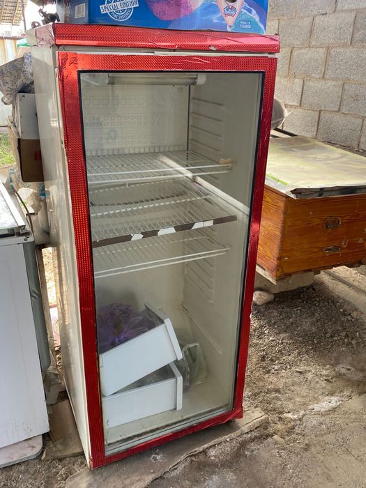 Холодильник для магазина или для дома