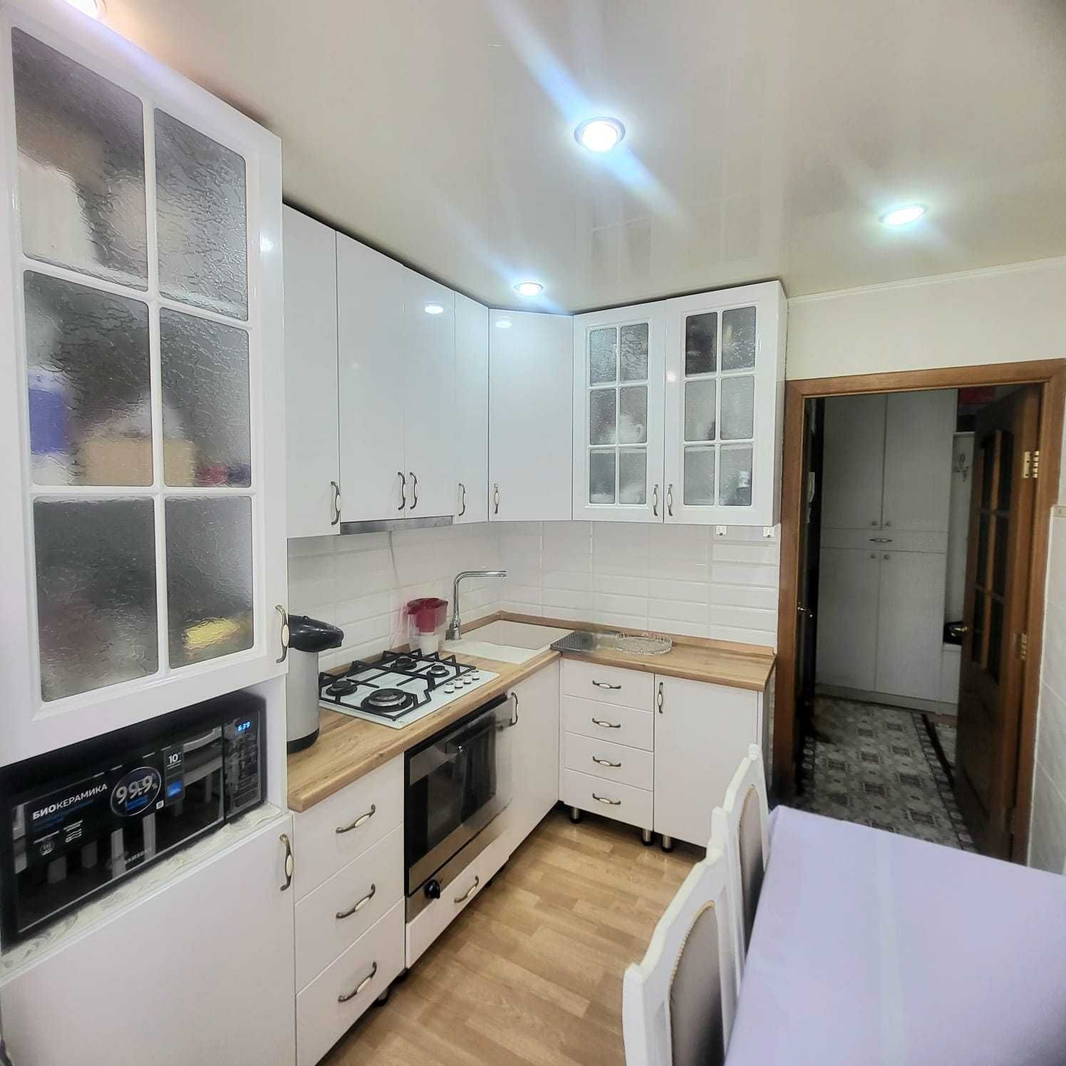продам 3 комнатную Улучшенной Металлургов
