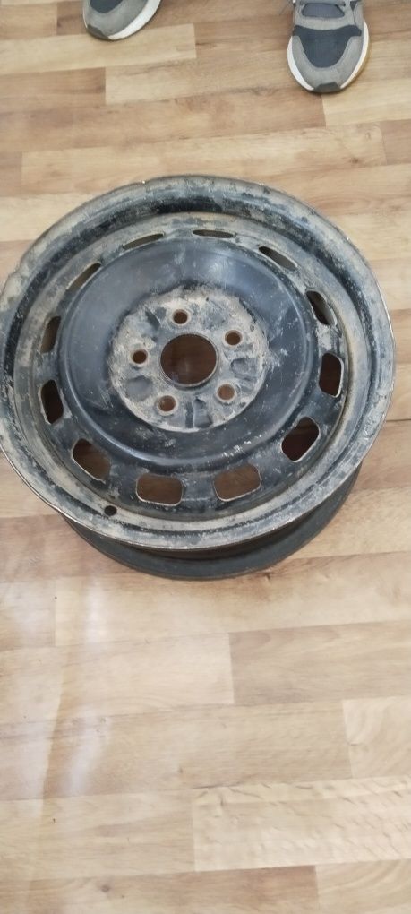 Продается диск R 14,Карина е,,4 шт.20 тыс.