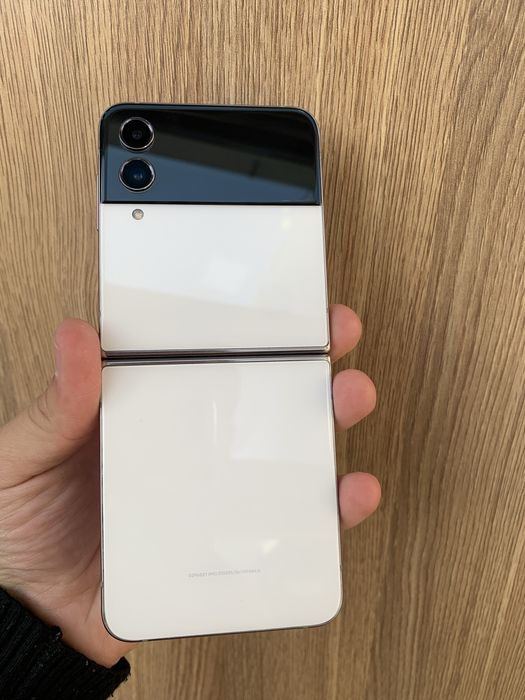 Samsung z flip 4 8/256 срочна сотилад