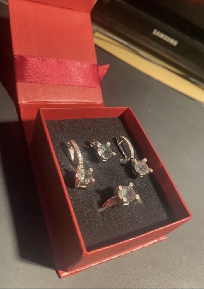 Set bijuterii de argint cu pietre semipretioase