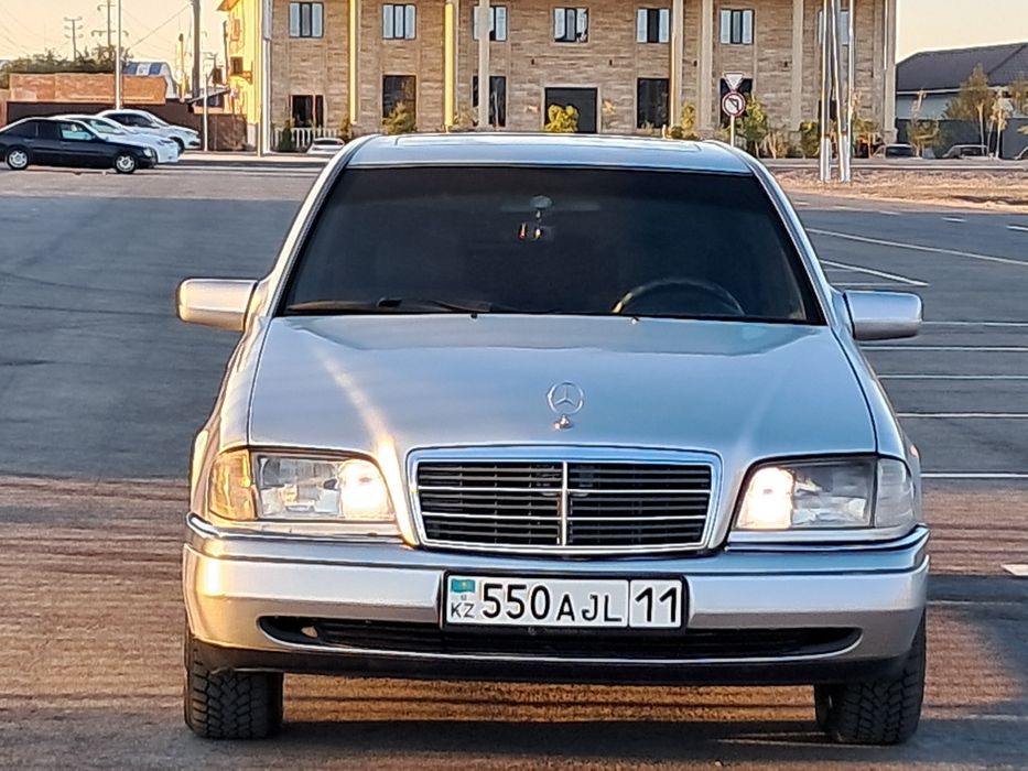 Мерседес C180 в хорошем состоянии