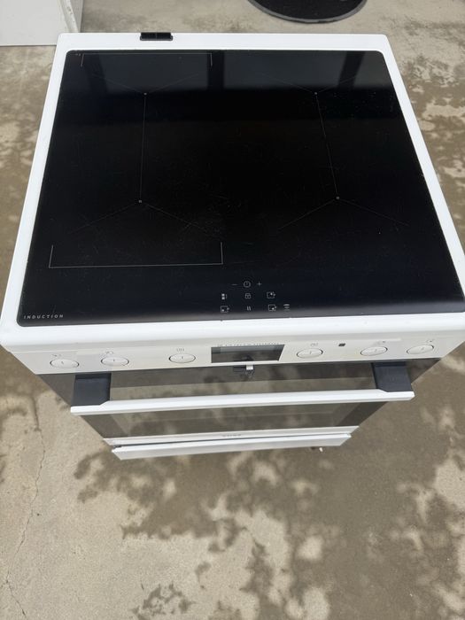 Печка с керамичен плот Електролукс ИНдукция