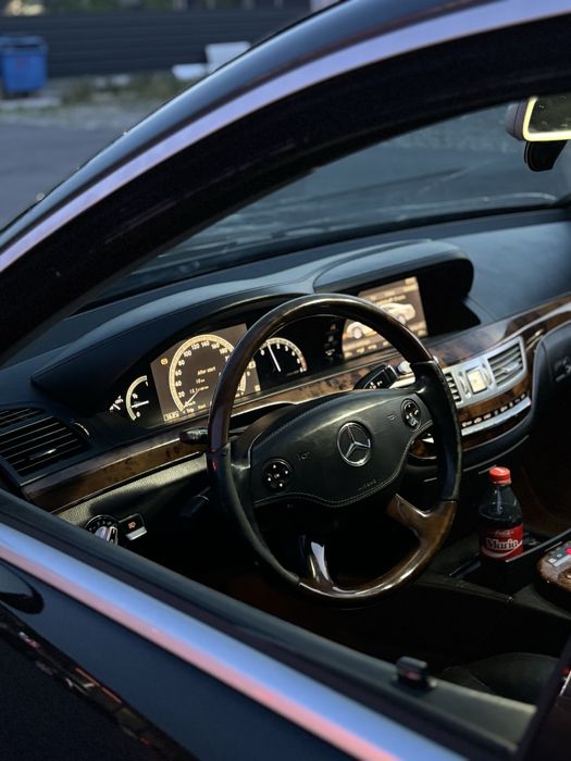 Mercedes S class w221