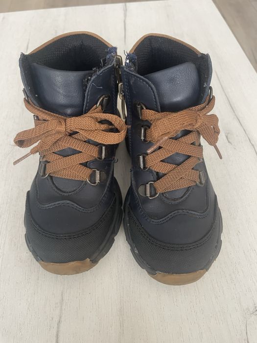 Боти за момче 26-ти номер