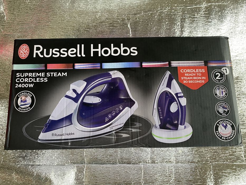 Fier de calcat fara fir Russell Hobbs