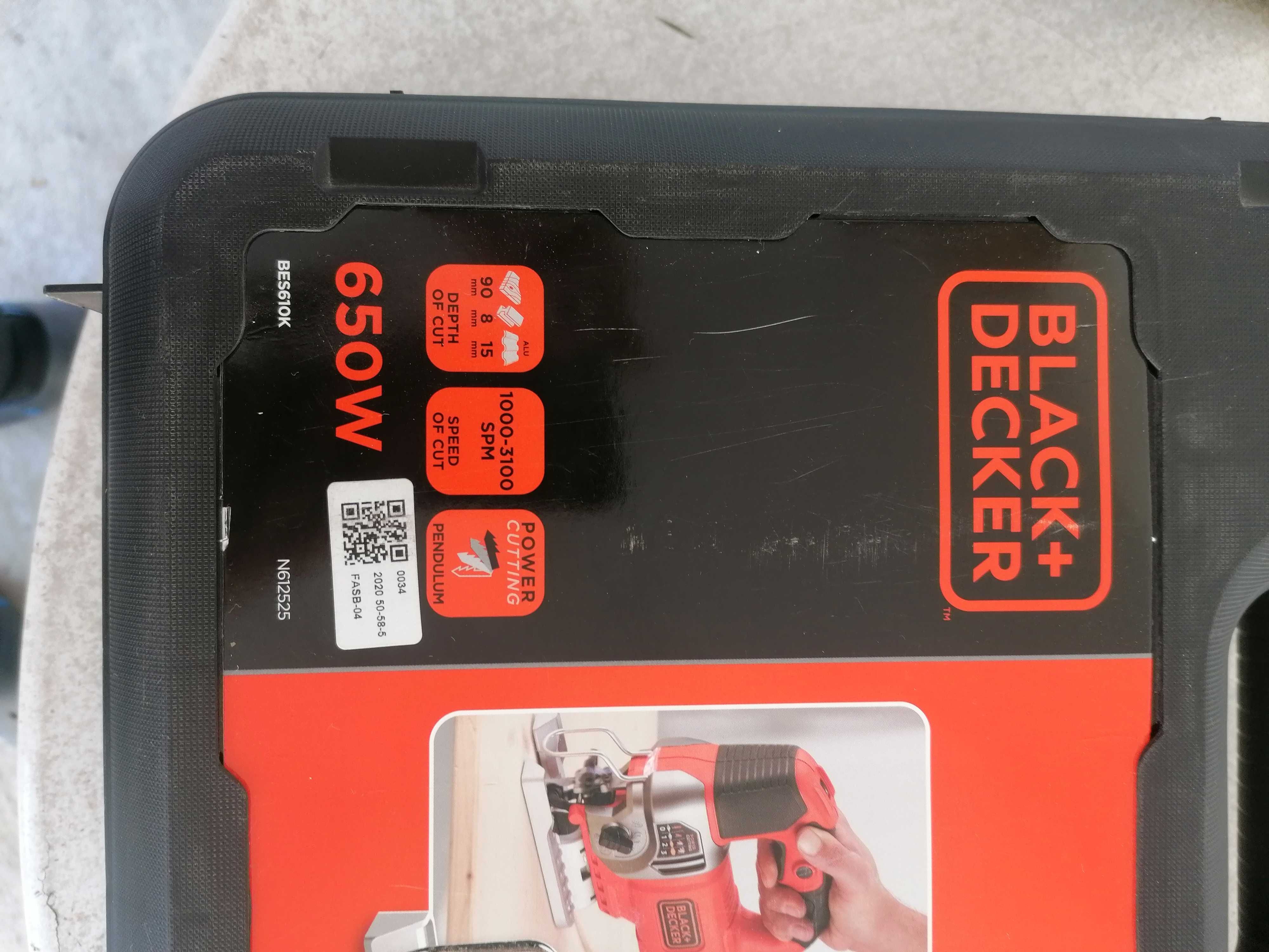 Fierastrau pendular black decker 650W