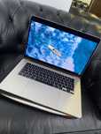MacBook Air 15.3-inch / M3 / 8 Gb RAM / 256 gb / Starlight / Nou